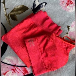 Seamless workout clothes